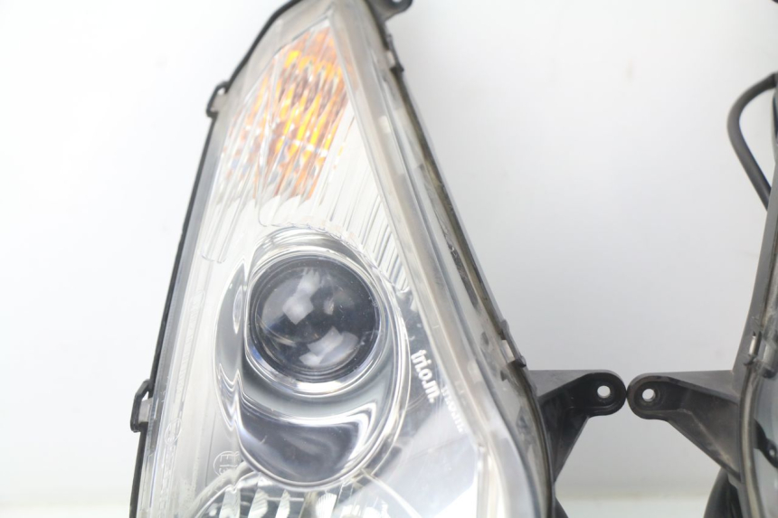 photo de HEADLIGHT PEUGEOT SATELIS COMPRESSOR K15 125 (2006 - 2009)