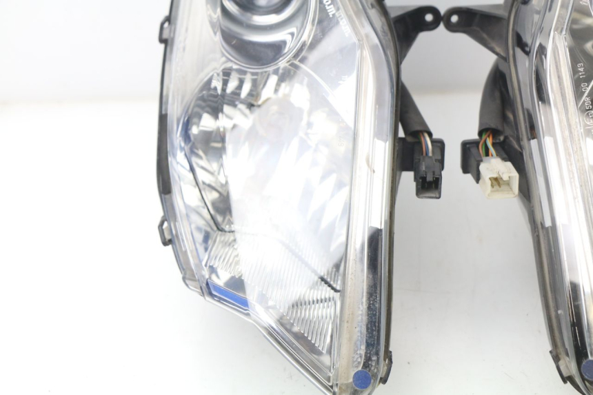 photo de HEADLIGHT PEUGEOT SATELIS COMPRESSOR K15 125 (2006 - 2009)