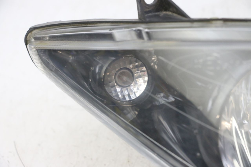 photo de FRONT HEADLIGHT PIAGGIO XEVO - X EVO 125 (2007 - 2016)