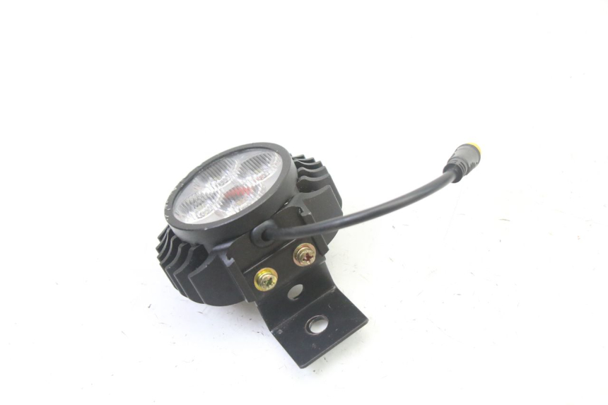 photo de HEADLIGHT HERO S10 1
