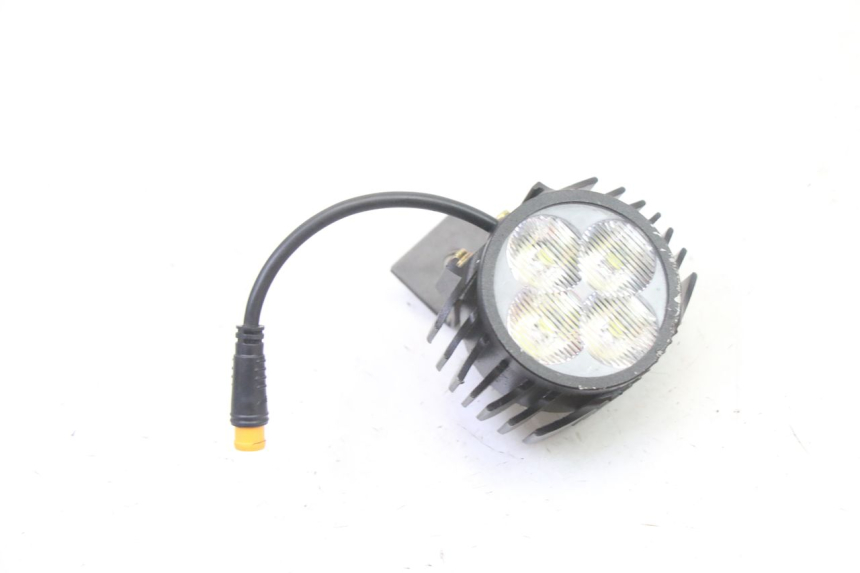 photo de HEADLIGHT HERO S10 1
