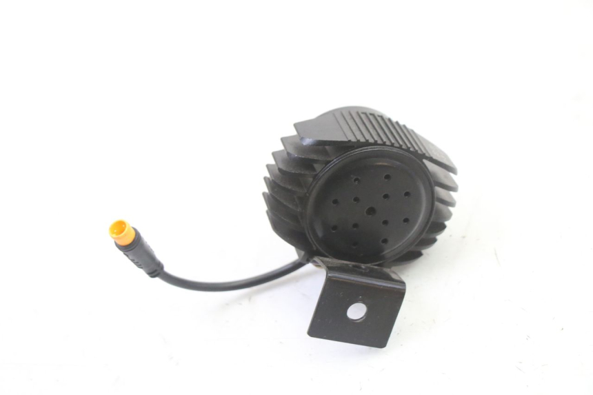 photo de HEADLIGHT HERO S10 1