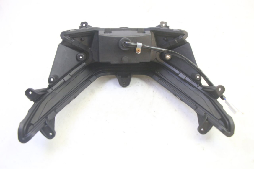 photo de FRONT HEADLIGHT JM MOTORS SANTANA EVO 50 (2024 - 2026) - Distinctive features