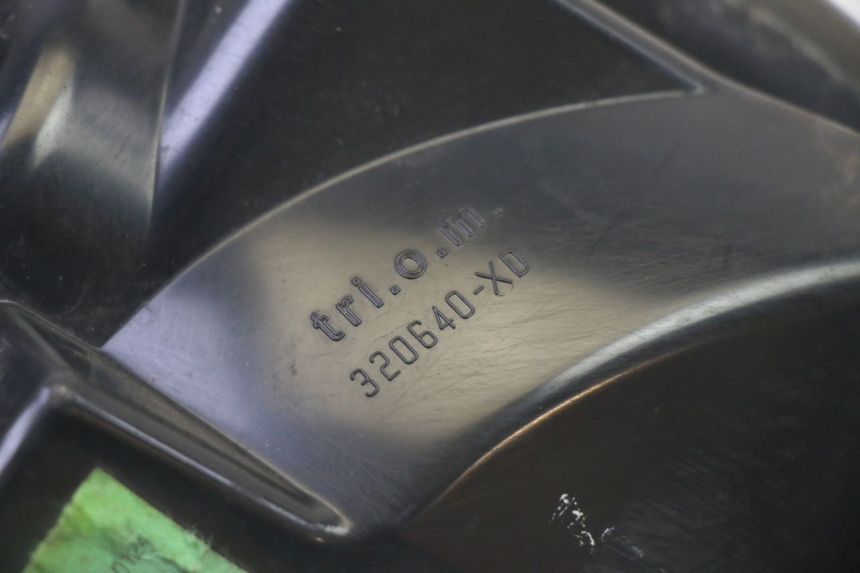 photo de HEADLIGHT PEUGEOT SATELIS 125 (2006 - 2009)