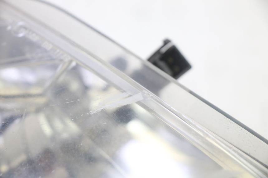 photo de HEADLIGHT PEUGEOT SATELIS 125 (2006 - 2009)