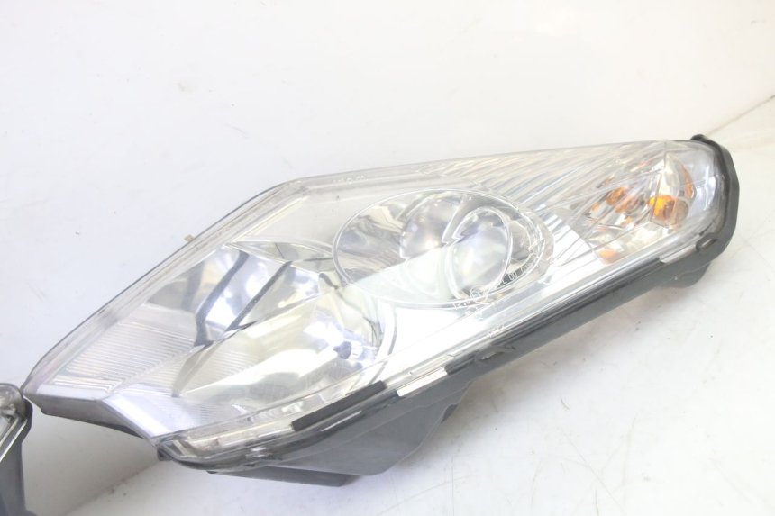photo de HEADLIGHT PEUGEOT SATELIS 125 (2006 - 2009)