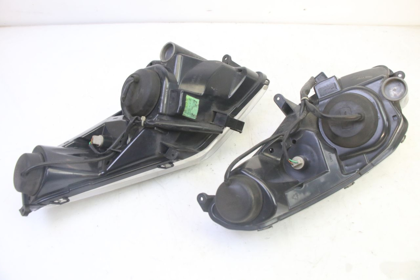 photo de HEADLIGHT PEUGEOT SATELIS 125 (2006 - 2009)