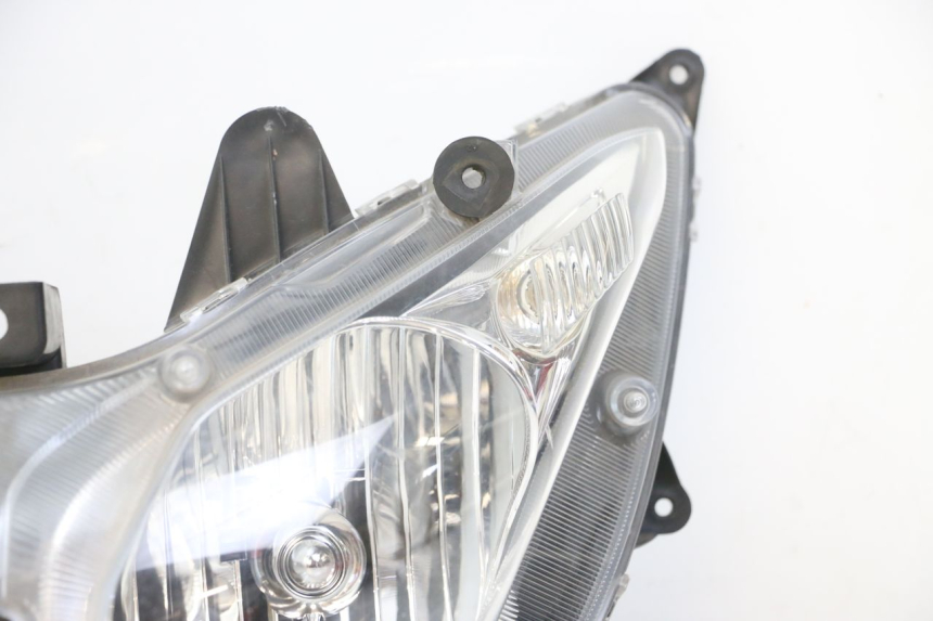 photo de HEADLIGHT SUZUKI BURGMAN 125 (2018 - 2021)