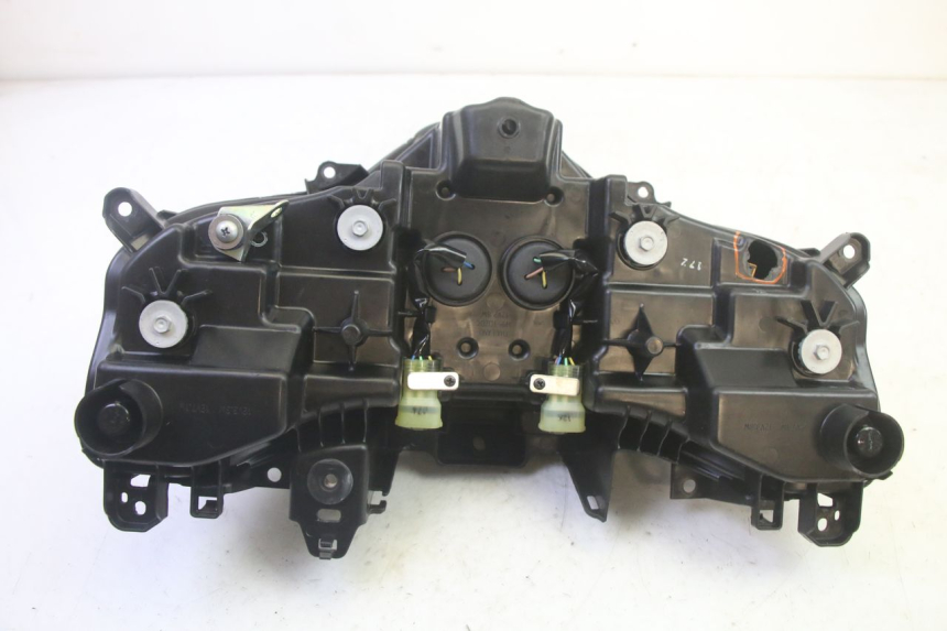 photo de HEADLIGHT YAMAHA TRICITY 300 (2020 - 2024) - High-resolution close-up