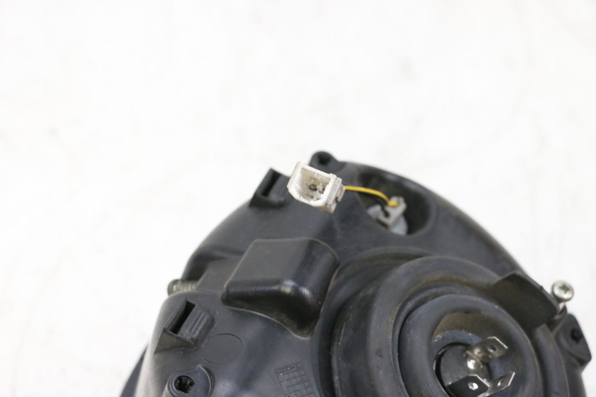 photo de FRONT HEADLIGHT PIAGGIO VESPA GTS SUPER IE 125 (2009 - 2016) - Alternative perspective