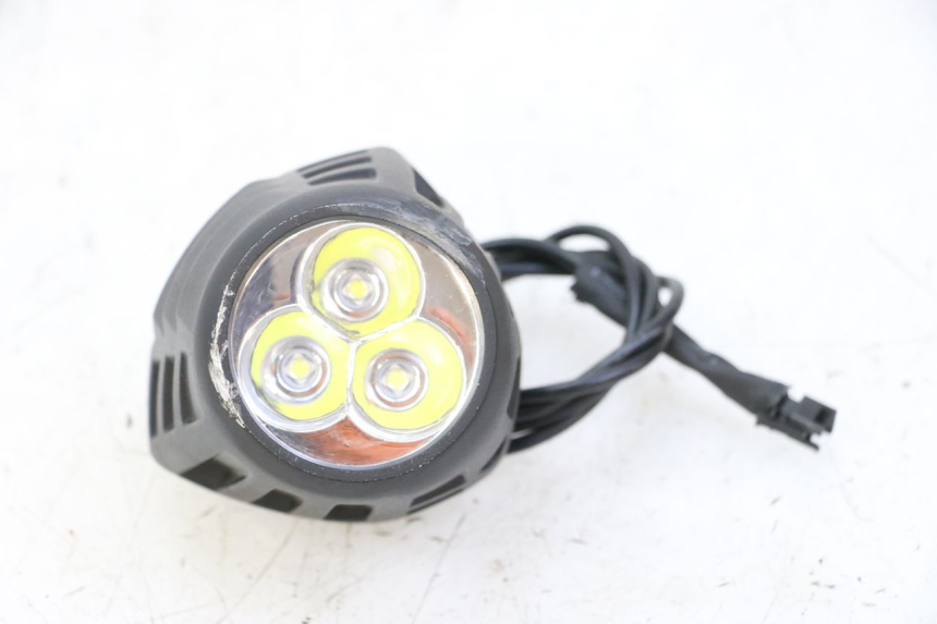 photo de FRONT HEADLIGHT DUALTRON VICTOR LIMITED 1