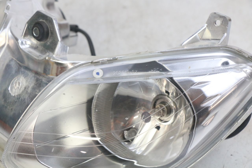 photo de FRONT HEADLIGHT YAMAHA X-MAX XMAX 125 (2010 - 2014)