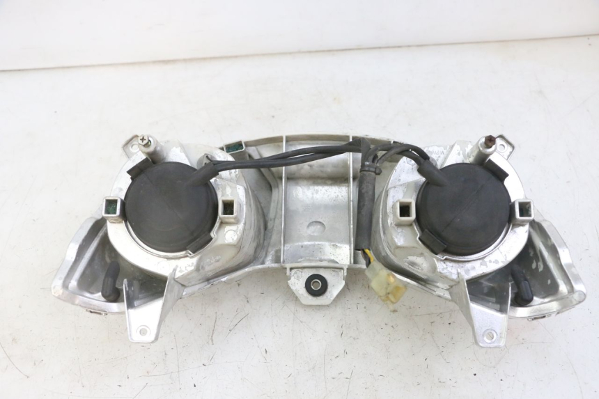 photo de FRONT HEADLIGHT YAMAHA X-MAX XMAX 125 (2010 - 2014)