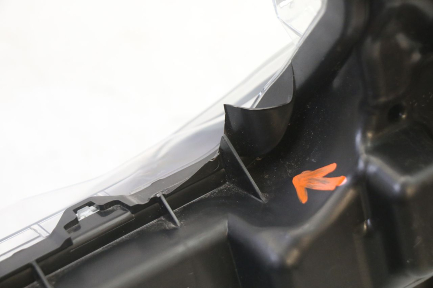 photo de HEADLIGHT YAMAHA XMAX X-MAX 125 (2021 - 2025)