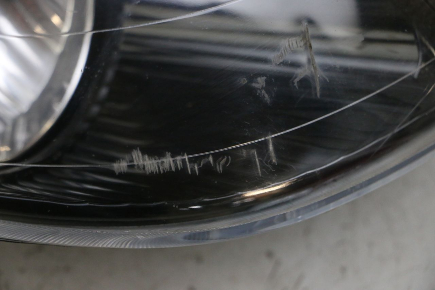 photo de FRONT HEADLIGHT PIAGGIO XEVO - X EVO 125 (2007 - 2016) - Detailed visual inspection