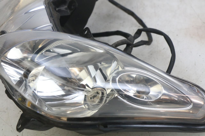 photo de FRONT HEADLIGHT YAMAHA X-MAX XMAX 250 (2006 - 2009)