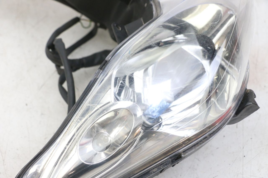 photo de FRONT HEADLIGHT YAMAHA XMAX X-MAX 125 (2006 - 2009)