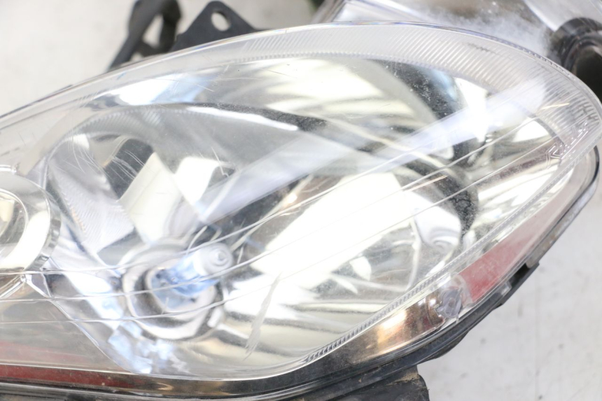 photo de FRONT HEADLIGHT YAMAHA XMAX X-MAX 125 (2006 - 2009)