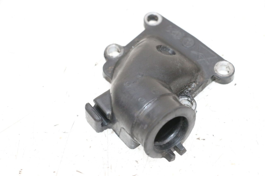 photo de INTAKE PIPE MBK BOOSTER SPIRIT NAKED 50 (2004 - 2017) - Zoom on usage condition