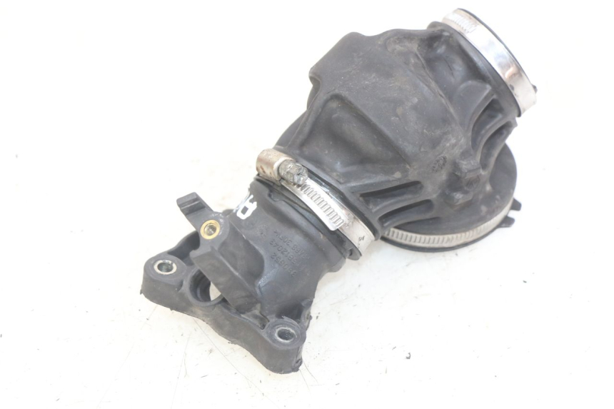 photo de INTAKE MANIFOLD GILERA GP 800 (2007 - 2013)