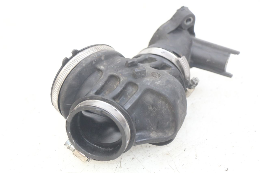 photo de INTAKE MANIFOLD GILERA GP 800 (2007 - 2013)