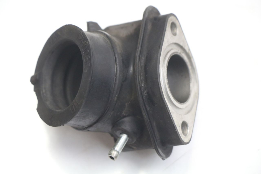 photo de INTAKE PIPE PEUGEOT VIVACITY 125 (2010 - 2017)