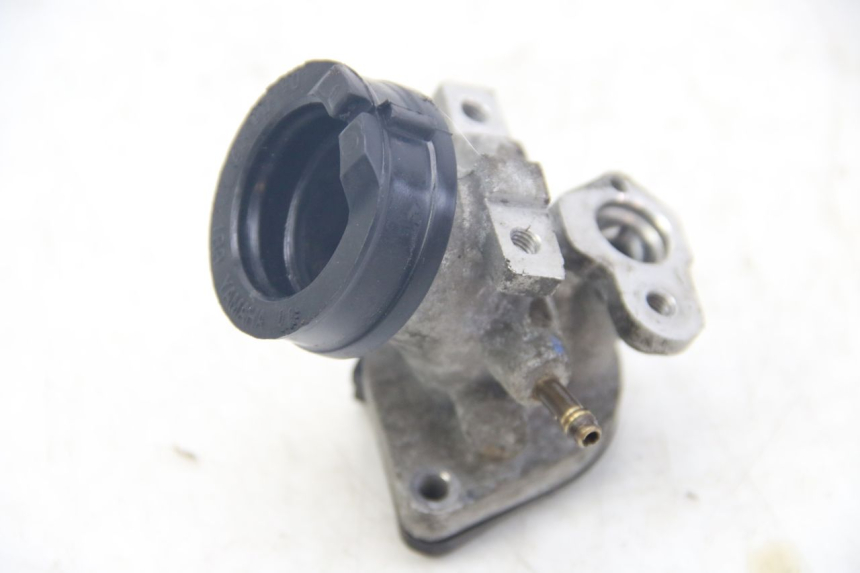 photo de INTAKE MANIFOLD YAMAHA XMAX X-MAX 125 (2006 - 2009)