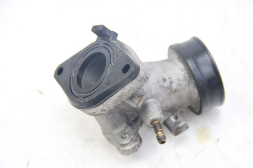 photo de INTAKE MANIFOLD YAMAHA XMAX X-MAX 125 (2006 - 2009)