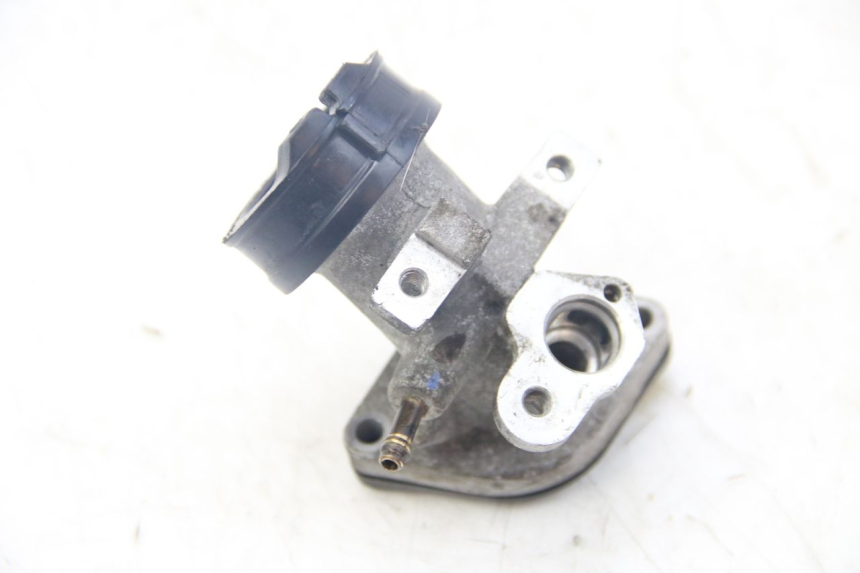 photo de INTAKE MANIFOLD YAMAHA XMAX X-MAX 125 (2006 - 2009)