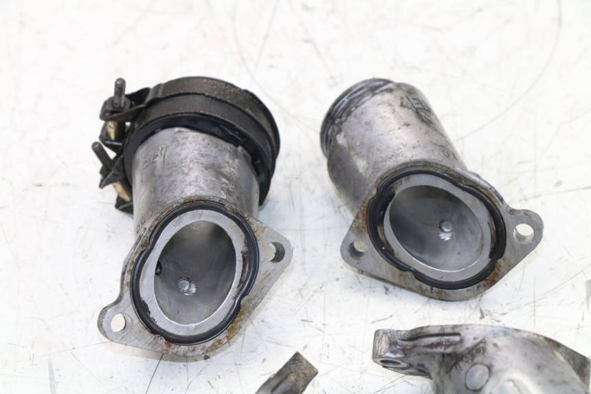 photo de INTAKE PIPE YAMAHA XJS DIVERSION 600 (1997 - 1999)