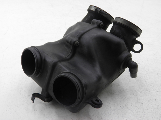 photo de INTAKE MANIFOLD YAMAHA XP T-MAX TMAX 500 (2004 - 2007)