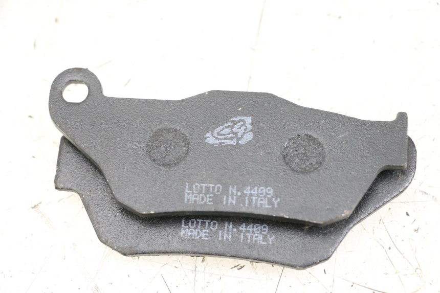 photo de FRONT BRAKE PADS YAMAHA XMAX X-MAX 125 (2006 - 2009)