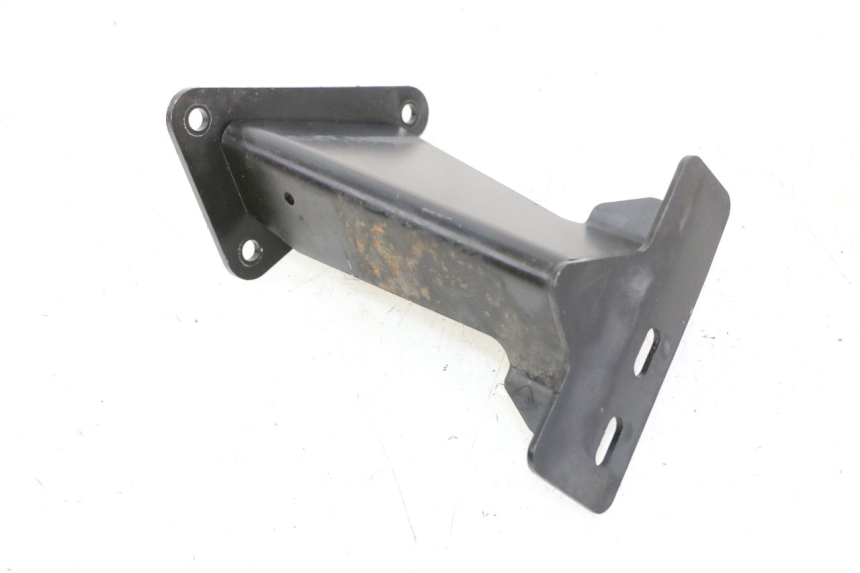 photo de REAR RIGHT FOOTREST MOUNT QUADRO 4 4D 350 (2015 - 2018)