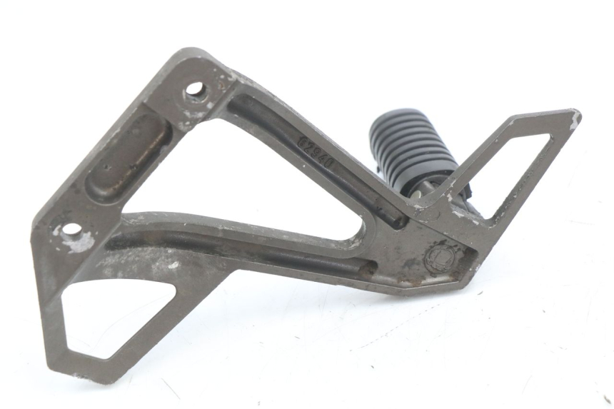 photo de REAR RIGHT FOOTREST MOUNT CAGIVA SUPER CITY 125 (1992 - 1997)