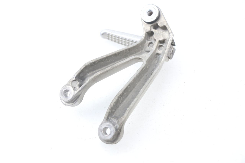photo de REAR RIGHT FOOTREST MOUNT HONDA CBR 919 RR FIREBLADE 900 (1998 - 1999)