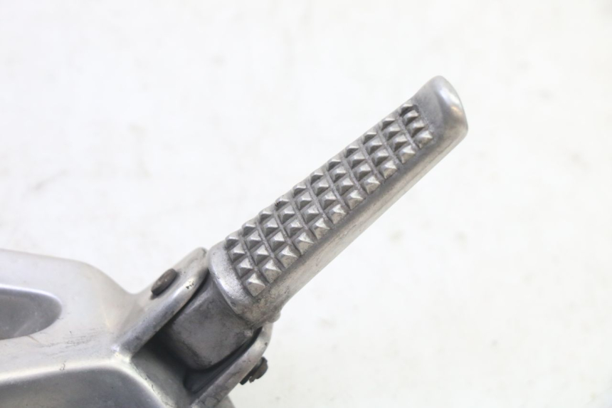 photo de REAR RIGHT FOOTREST MOUNT HONDA CBR RR FIREBLADE 900 (1992 - 1994)