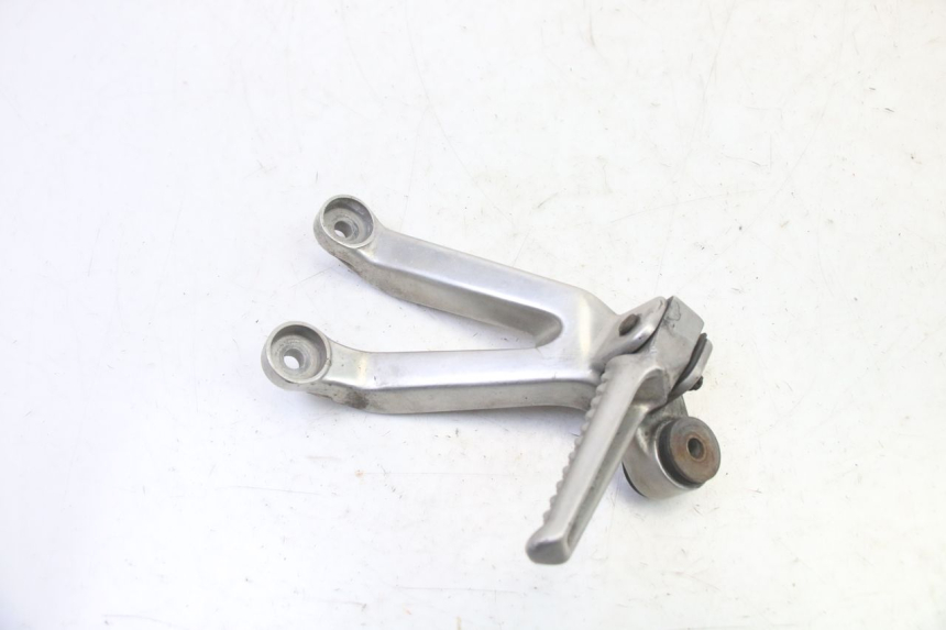 photo de REAR RIGHT FOOTREST MOUNT HONDA CBR RR FIREBLADE 900 (1992 - 1994)