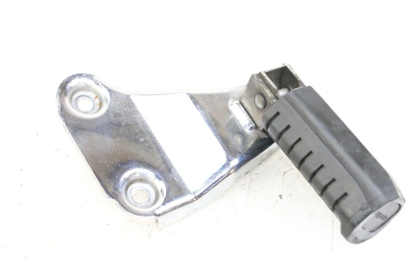 photo de REAR RIGHT FOOTREST MOUNT APRILIA CLASSIC 125 (1995 - 2001)