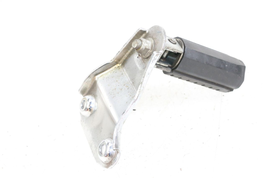 photo de REAR RIGHT FOOTREST MOUNT APRILIA CLASSIC 125 (1995 - 2001)