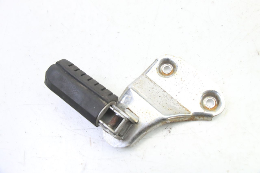 photo de REAR RIGHT FOOTREST MOUNT APRILIA CLASSIC 125 (1995 - 2001)