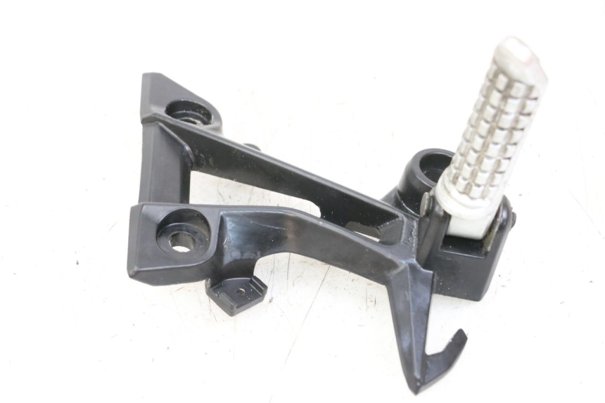 photo de REAR RIGHT FOOTREST MOUNT EBROH BRAVO GLE 1 (2020 - 2024)