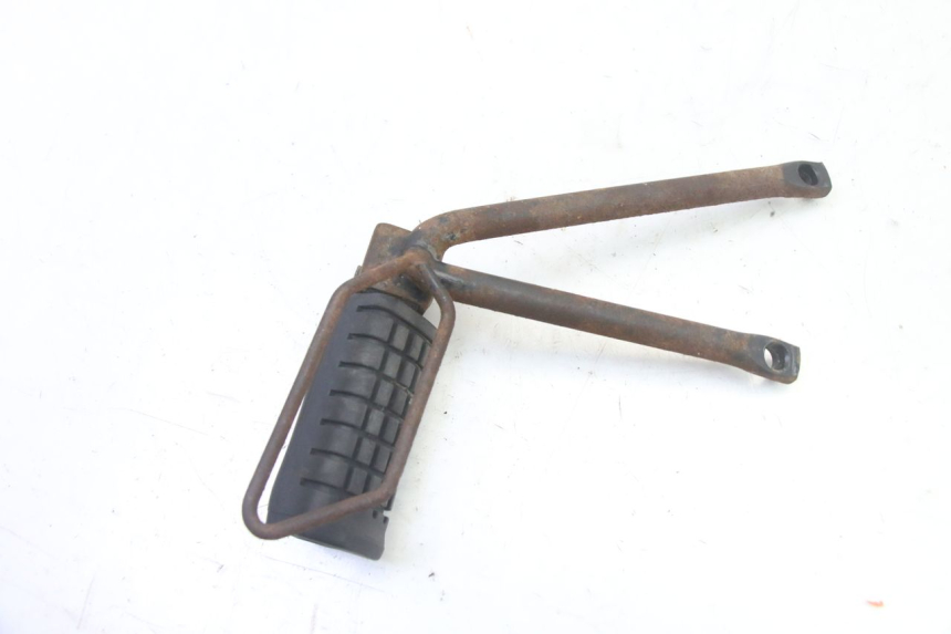 photo de REAR RIGHT FOOTREST MOUNT APRILIA ETX 125 (1998 - 2002)