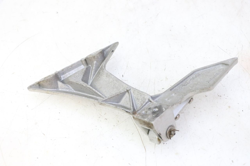 photo de REAR RIGHT FOOTREST MOUNT STAHO FH 50 (2018 - 2019)