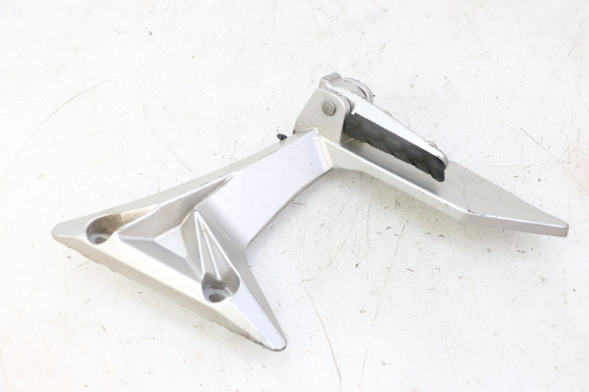 photo de REAR RIGHT FOOTREST MOUNT STAHO FH 50 (2018 - 2019)