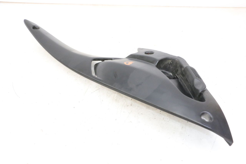 photo de REAR RIGHT FOOTREST MOUNT GILERA NEXUS 300 (2008 - 2013)