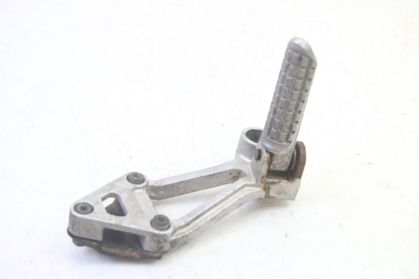 photo de RIGHT REAR FOOTPEG BRACKET KAWASAKI GPX R WARBIRD 600 (1988 - 1993) - Zoom on usage condition