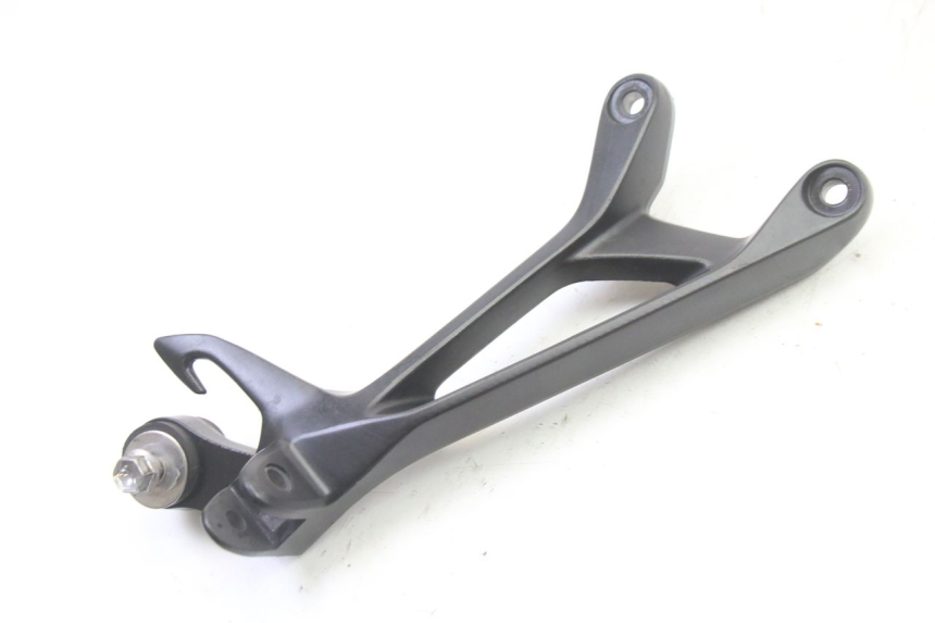 photo de REAR RIGHT FOOTREST MOUNT SUZUKI GSR 750 (2011 - 2017)