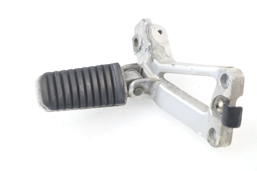 photo de REAR RIGHT FOOTREST MOUNT KAWASAKI GTR 1000 (1994 - 2004)