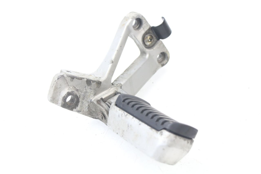 photo de REAR RIGHT FOOTREST MOUNT KAWASAKI GTR 1000 (1994 - 2004)