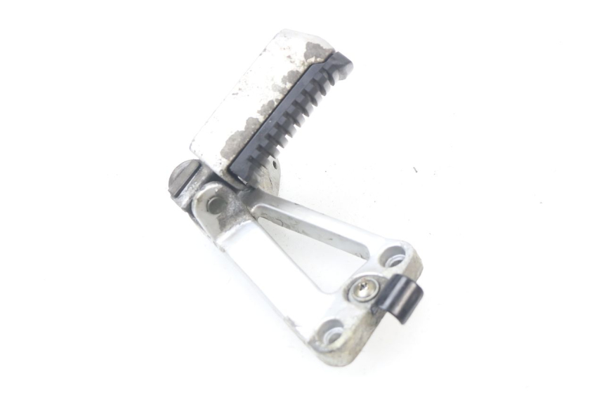photo de REAR RIGHT FOOTREST MOUNT KAWASAKI GTR 1000 (1994 - 2004)